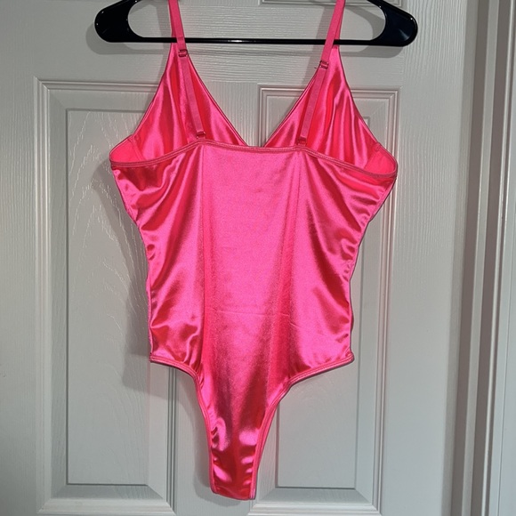 đź’—Shiny Neon Pink Satin Teddyđź’— - Picture 2 of 4